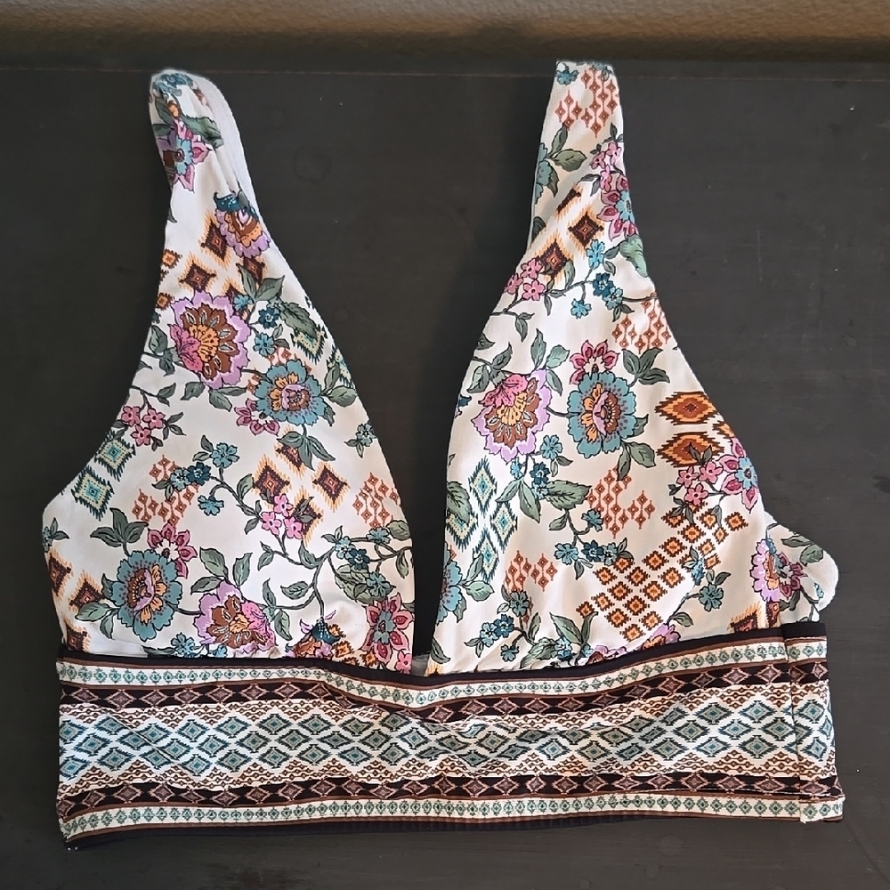 Freshwater Floral Print Bikini Top Size Small Bottoms Size Medium
